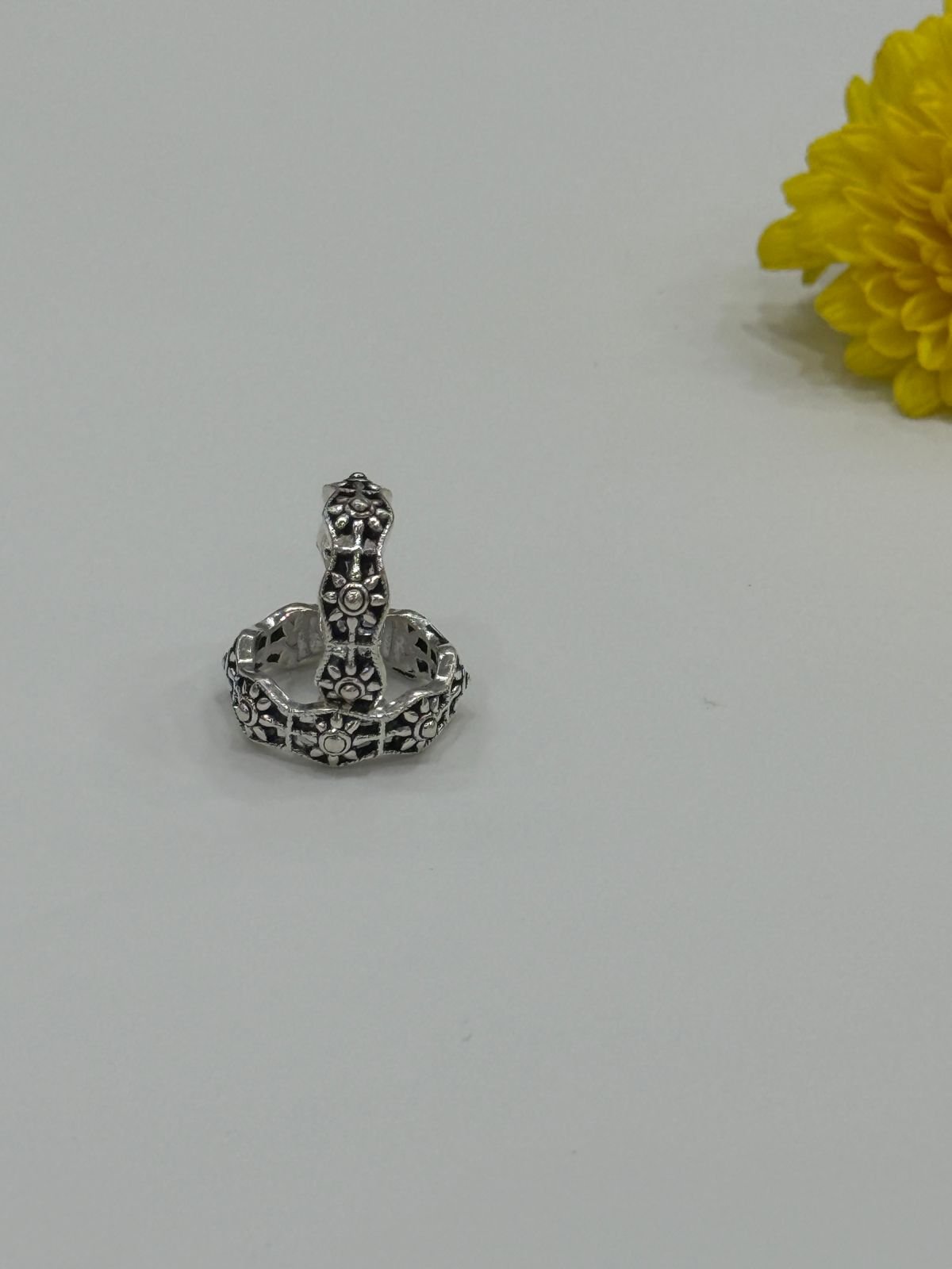 92.5 Silver Oxidised Antique Toe Ring 